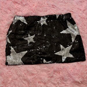 ✨OFFERS WELCOME✨Black and Silver Star Sequin Skirt
